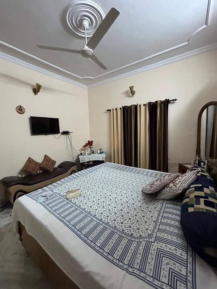 Bedroom, turner road 4 Bedroom 208 Sq.Yd. Villa In Turner Road Dehradun 8767060