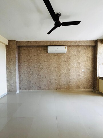 Room in 1 BHK Penthouse at Vaishali Nagar – for Rent