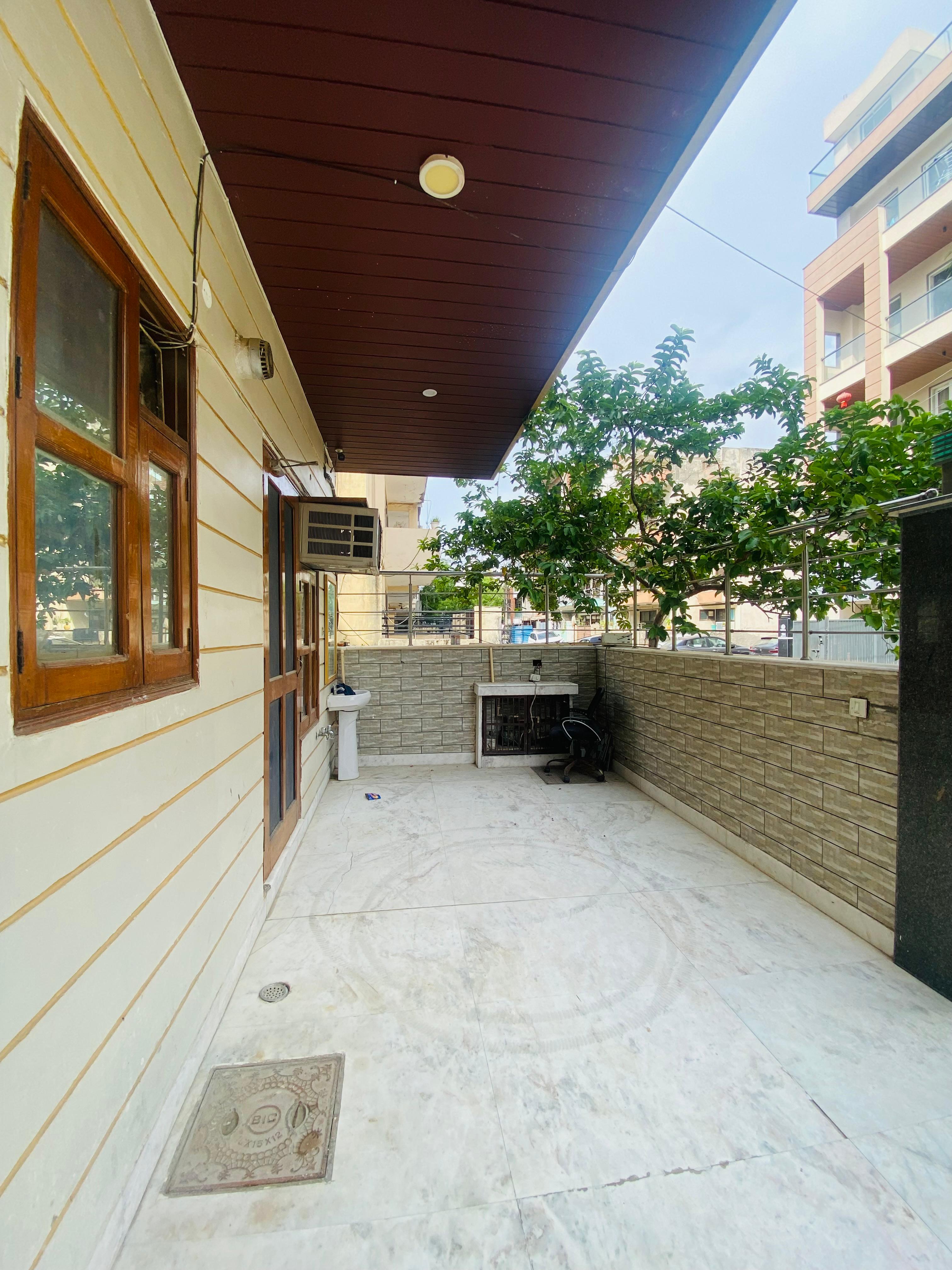 3 BHK Builder Floor For Rent in S Block 