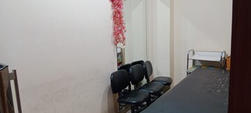 Furnished Amenities in  Showroom at Lake Market – for Rent