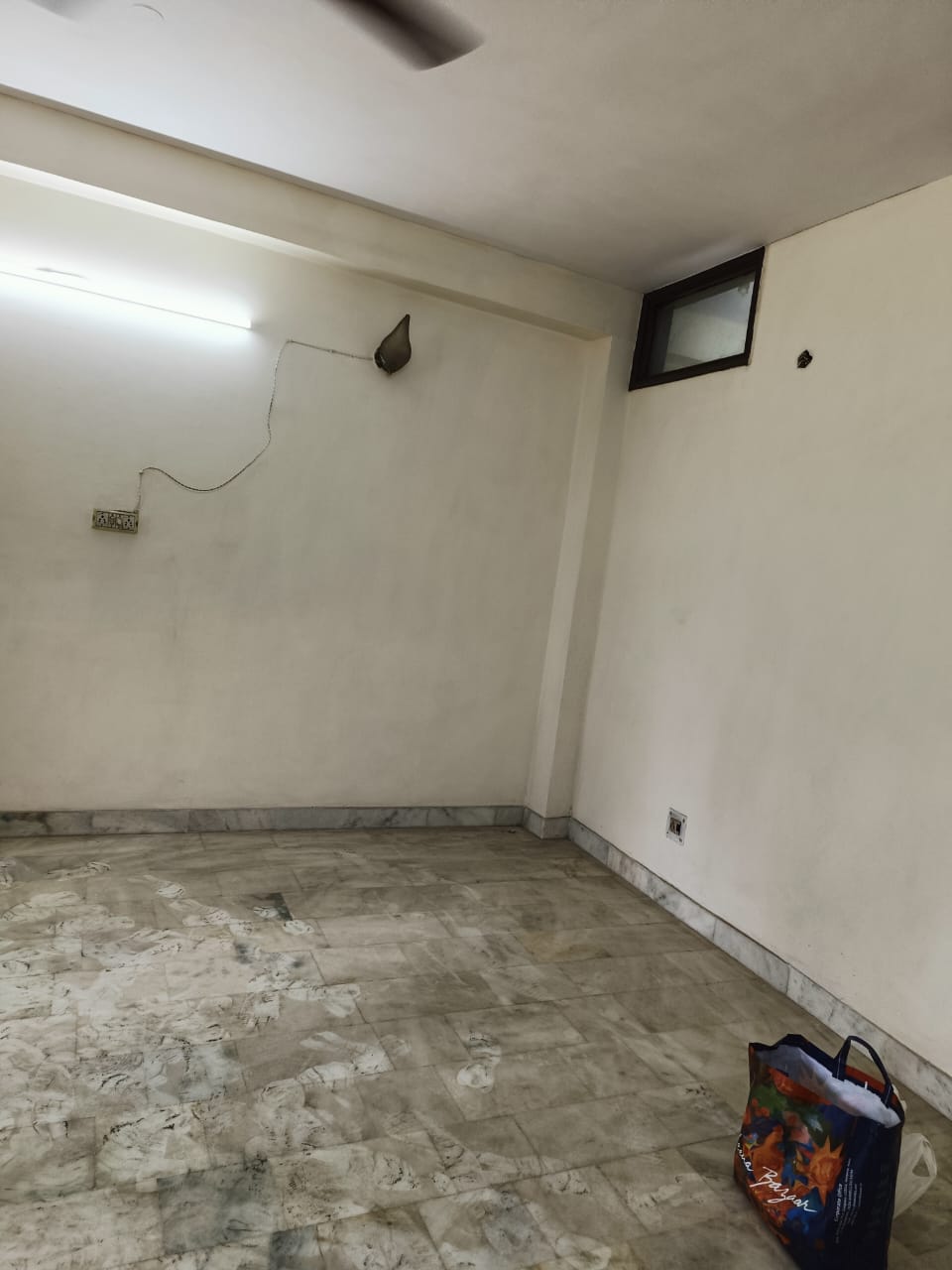 2 BHK + Servant Room Builder Floor For Sale in Perimium Location Very pe