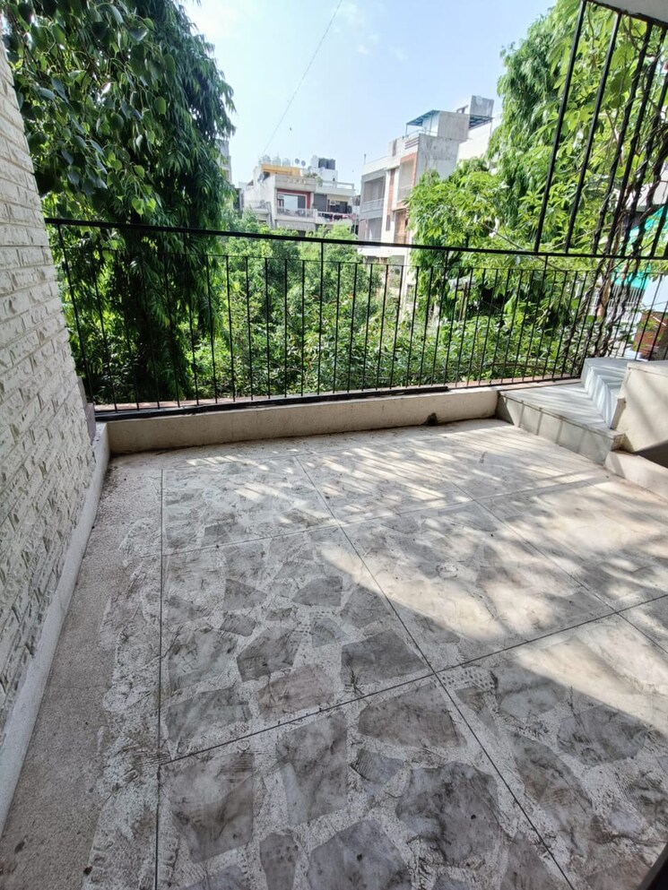 Balcony, malviya nagar 2 Bedroom 1000 Sq.Ft. Builder Floor In Malviya Nagar Delhi 8767420