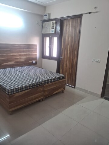 Bedroom in 1 BHK Builder Floor at Sector 40 – for Rent