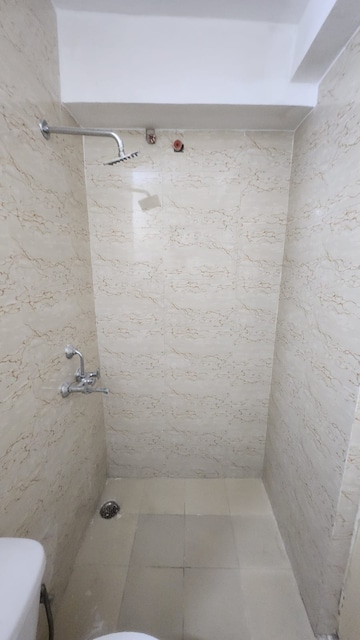 Attached Bathroom in 3 BHK Builder Floor at Sector 25 – for Rent