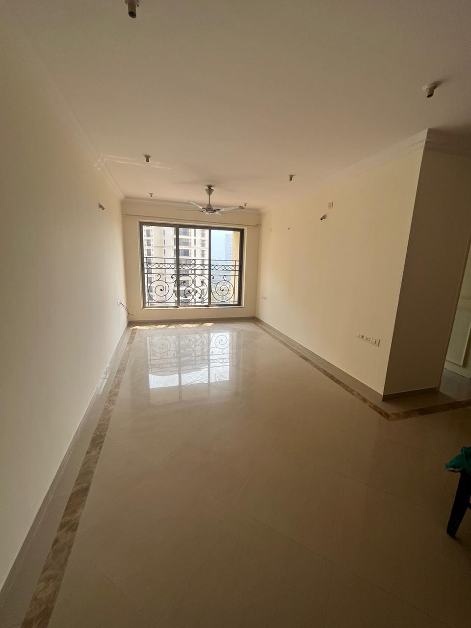 2 BHK Apartment For Sale in Raheja Acropolis