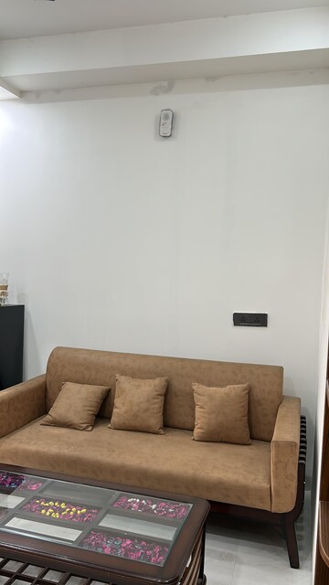 Furnished Amenities in 2 BHK Builder Floor at The Grand, Sector 52 – for Rent