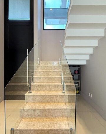 Staircase in 2.5 BHK Builder Floor at Sector 32 – for Rent