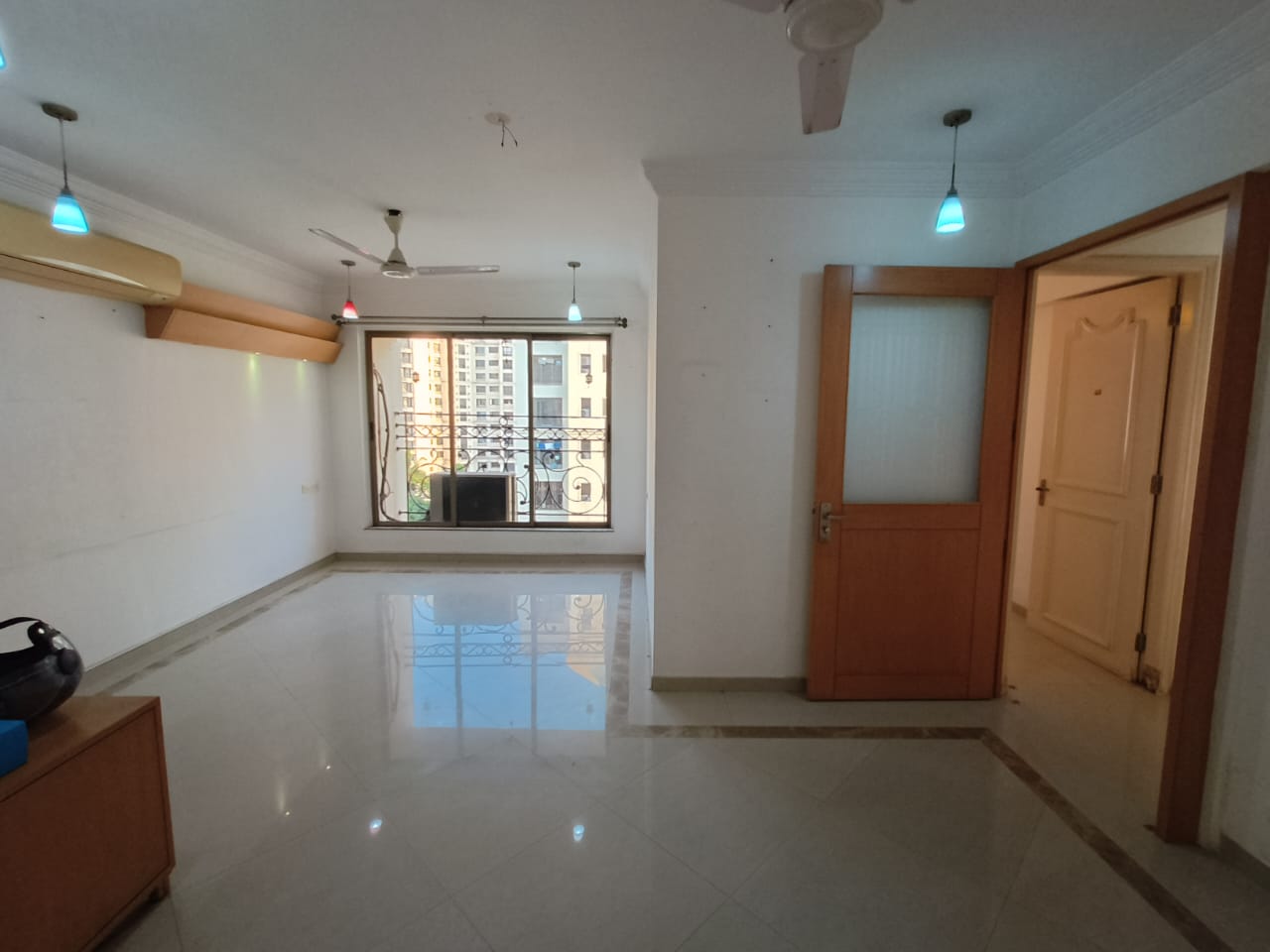 2.5 BHK 1235 Sq.Ft. Apartment in Raheja Acropolis