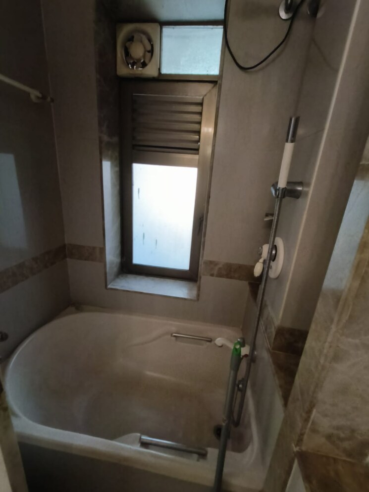 Bathroom, raheja-acropolis 2.5 Bedroom 1235 Sq.Ft. Apartment In Deonar Mumbai 8767295