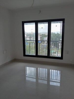 Room in 1 BHK Apartment at Borivali East – for Sale