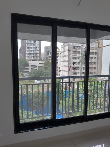 Room in 1 BHK Apartment at Borivali East – for Sale
