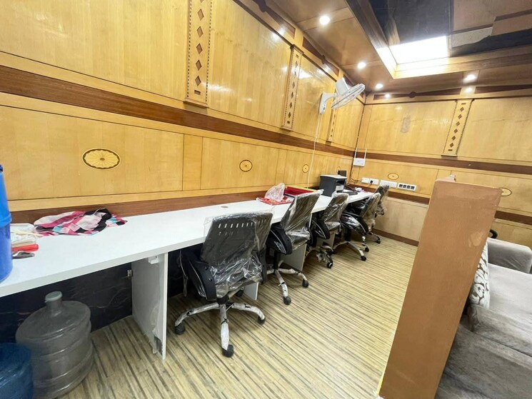 Team Area, netaji subhash place Commercial Office Space 250 Sq.Ft. In Netaji Subhash Place Delhi 8767376