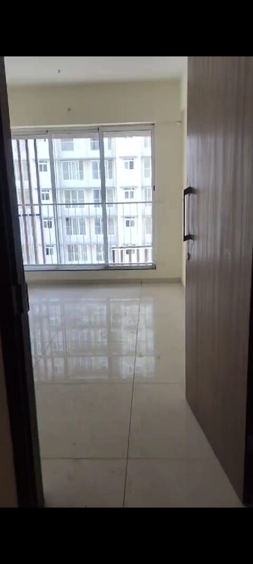 Room in 2 BHK Apartment at Godrej Nest Kandivali, Kandivali East – for Rent