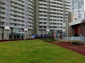 2 BHK Apartment For Rent in LnT Realty Crescent Bay, Parel