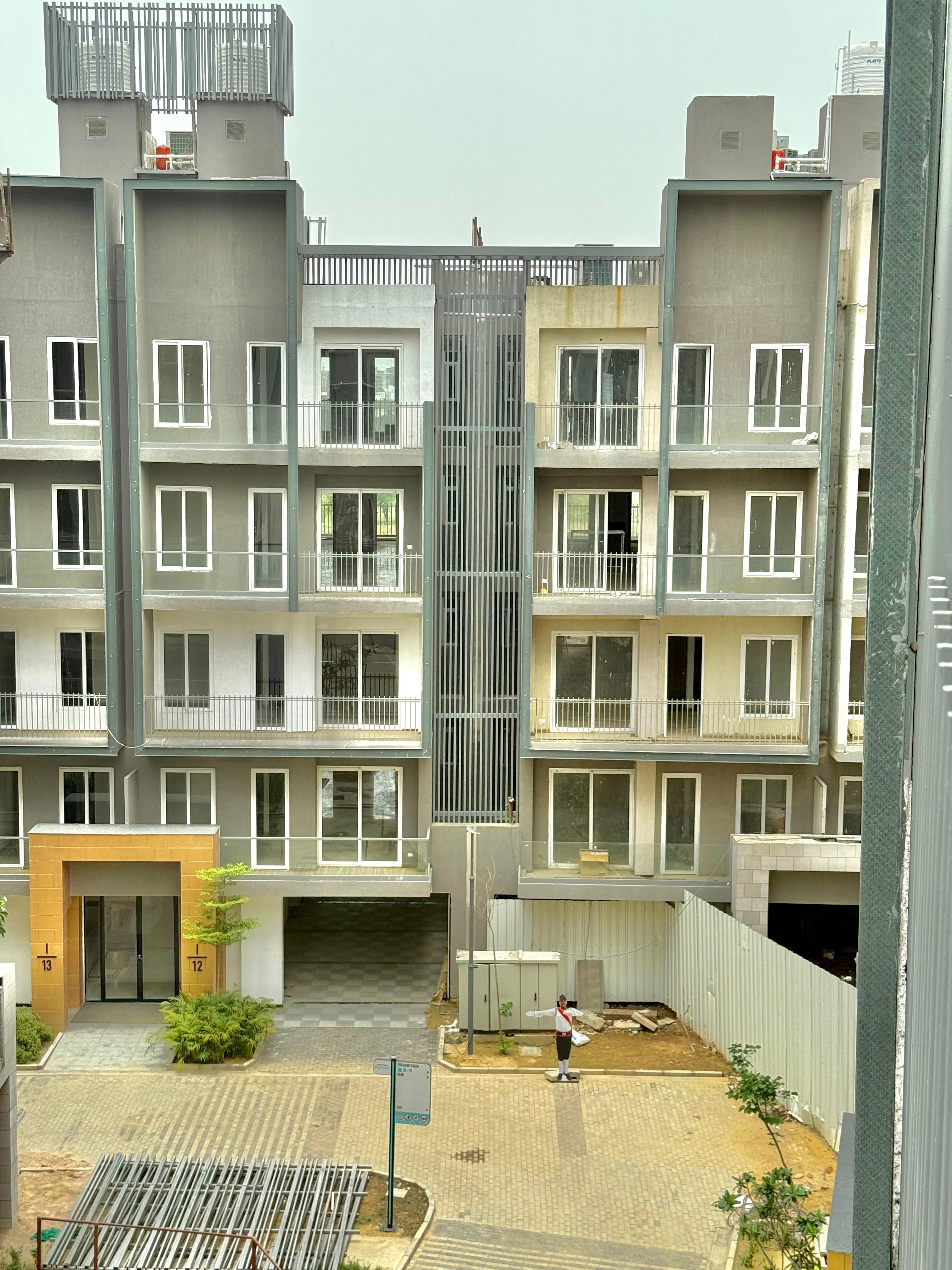 3.5 BHK + Servant Room Apartment For Sale in Smart World Orchard