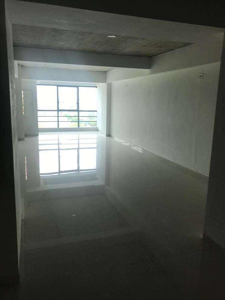 Room, thaltej Commercial Office Space 1016 Sq.Ft. In Thaltej Ahmedabad 8767393