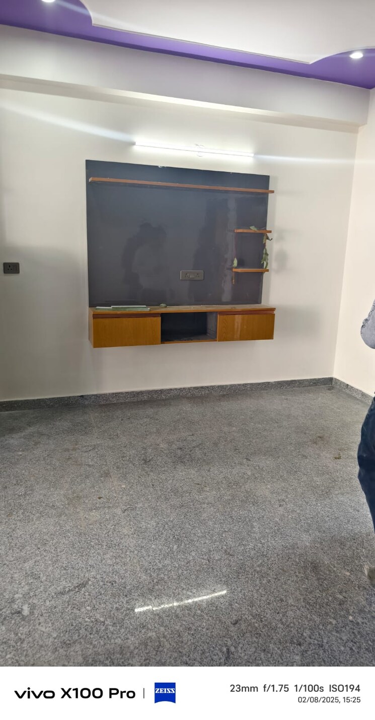 Room, sector 31 4 Bedroom 2000 Sq.Ft. Builder Floor In Sector 31 Noida 8767440