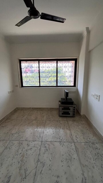 Room in 2 BHK Apartment at Dreamland CHS Borivali West, Borivali West – for Rent