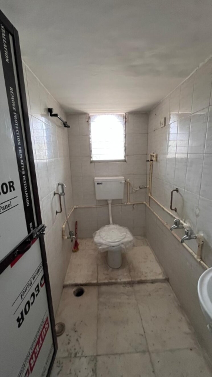 Bathroom, dreamland-chs-borivali-west 2 Bedroom 700 Sq.Ft. Apartment In Borivali West Mumbai 8767455