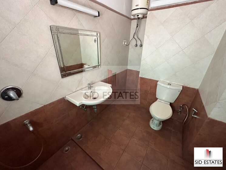 Bathroom, sarvapriya vihar 4 Bedroom 1500 Sq.Ft. Builder Floor In Sarvapriya Vihar Delhi 8767523