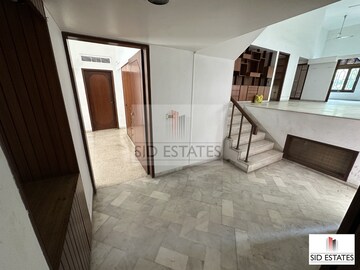  4 BHK Builder Floor at Sarvapriya Vihar – for Rent