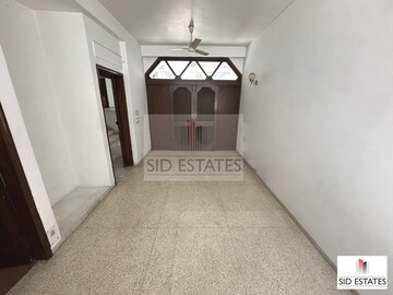  4 BHK Builder Floor at Sarvapriya Vihar – for Rent