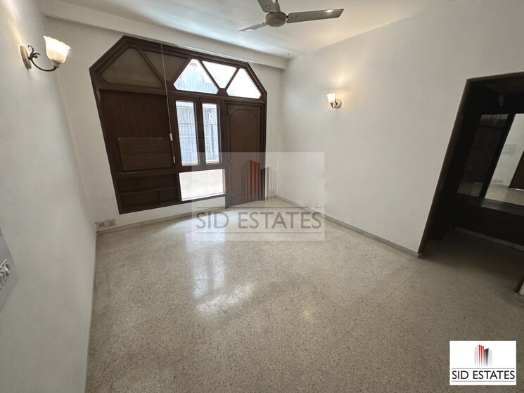 Room, sarvapriya vihar 4 Bedroom 1500 Sq.Ft. Builder Floor In Sarvapriya Vihar Delhi 8767523