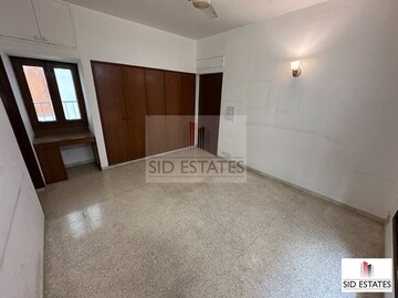 Room in 4 BHK Builder Floor at Sarvapriya Vihar – for Rent