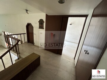  4 BHK Builder Floor at Sarvapriya Vihar – for Rent
