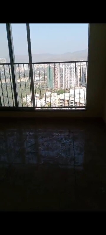 Room in 1 BHK Apartment at Godrej Nest Kandivali, Kandivali East – for Rent