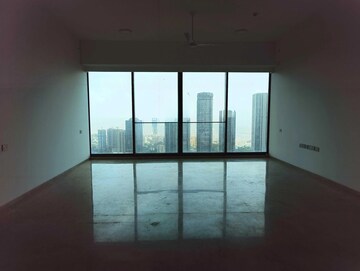 Room in 4 BHK Apartment at Rustomjee Crown, Prabhadevi – for Rent
