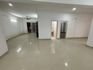 Building Lobby in 4 BHK Apartment at Unitech The World Spa, Sector 30 – for Sale