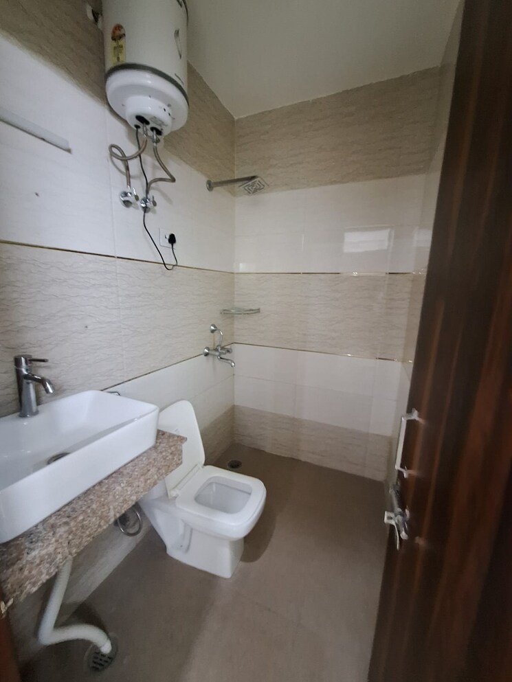 Bathroom, ansal-api-esencia 2 Bedroom 1200 Sq.Ft. Builder Floor In Sector 67 Gurgaon 8767610