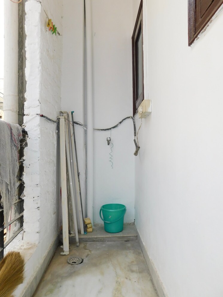 Bathroom, malviya nagar 2 Bedroom 1000 Sq.Ft. Builder Floor In Malviya Nagar Delhi 8767582