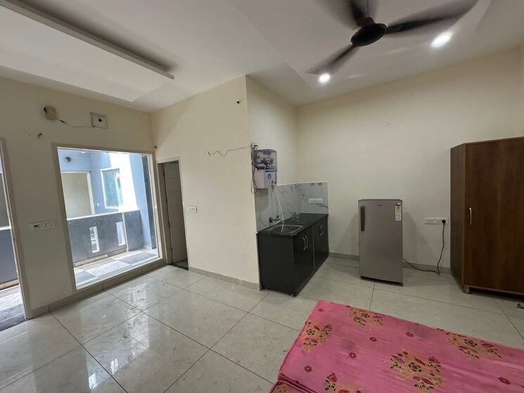 Room, vip road 1 Bedroom 900 Sq.Ft. Apartment In Vip Road Zirakpur 8767770