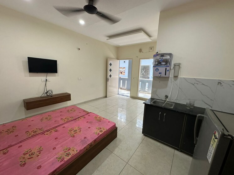 Bedroom, vip road 1 Bedroom 900 Sq.Ft. Apartment In Vip Road Zirakpur 8767770