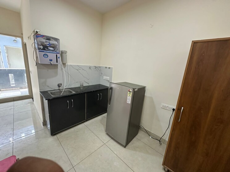 Kitchen, vip road 1 Bedroom 900 Sq.Ft. Apartment In Vip Road Zirakpur 8767770
