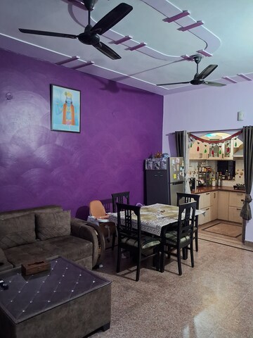Staircase in 3 BHK Builder Floor at Sector 28 – for Rent