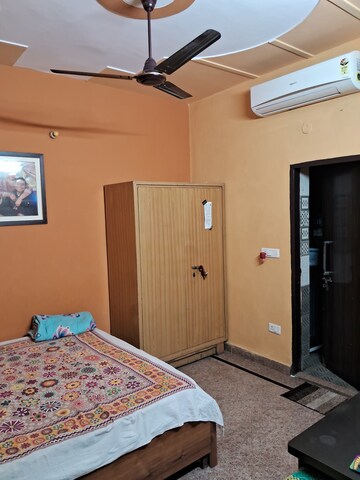 Furnished Amenities in 3 BHK Builder Floor at Sector 28 – for Rent