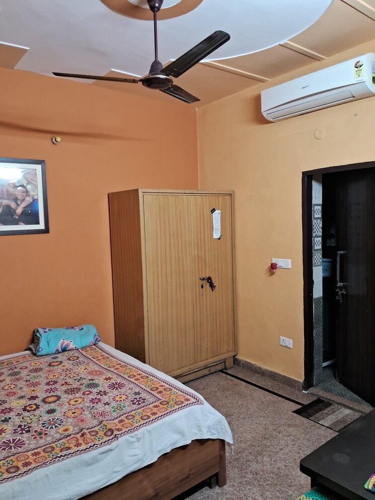 undefined, sector 28 3 Bedroom 250 Sq.Yd. Builder Floor In Sector 28 Faridabad 8767776