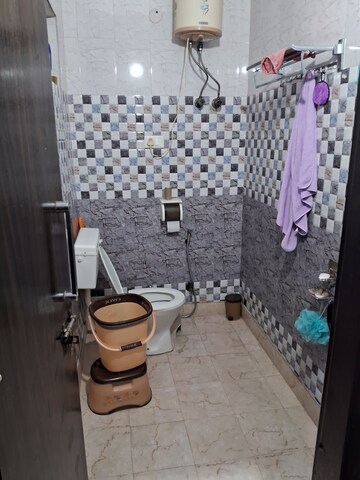 Master Bedroom in 3 BHK Builder Floor at Sector 28 – for Rent