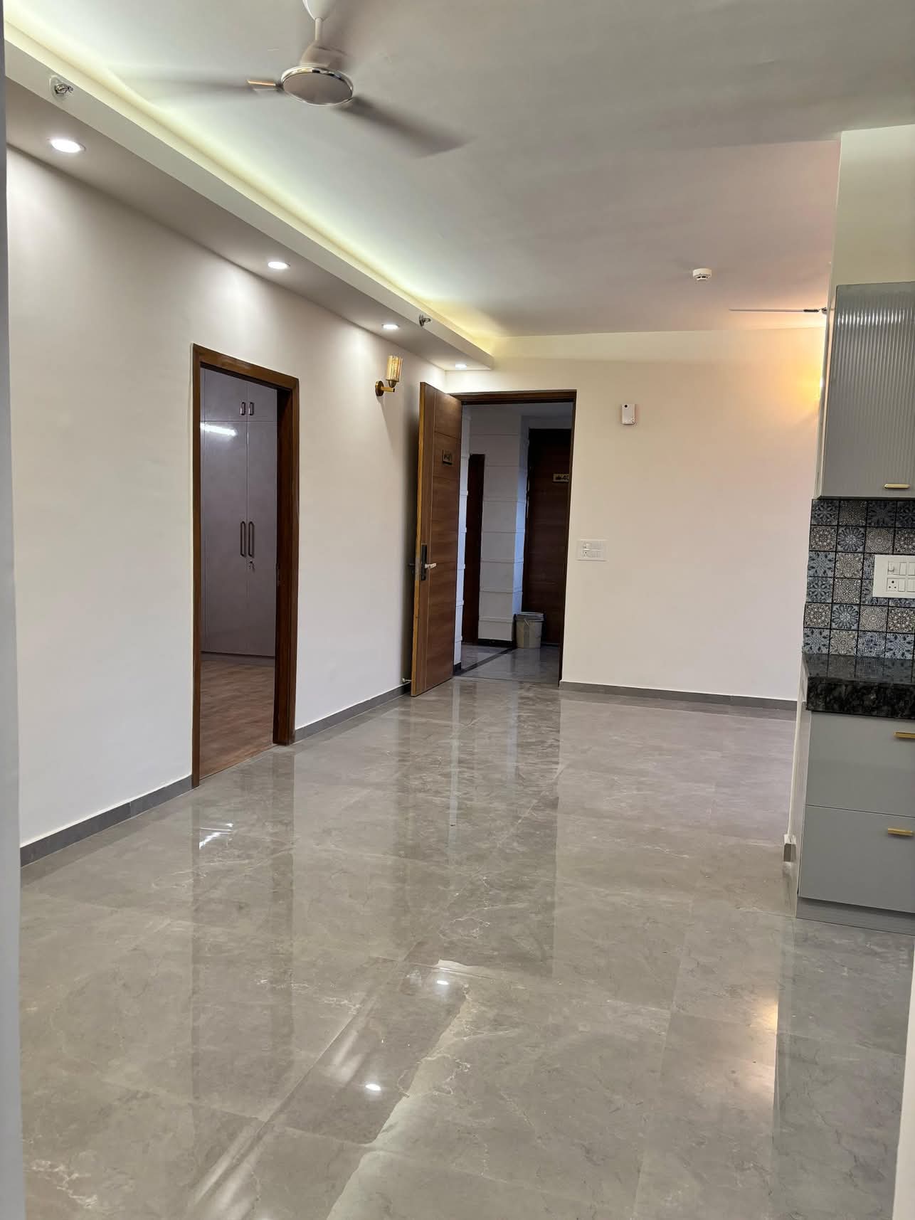 2 BHK + Servant Room,Extra Room 1350 Sq.Ft. Apartment in Vatika Xpressions