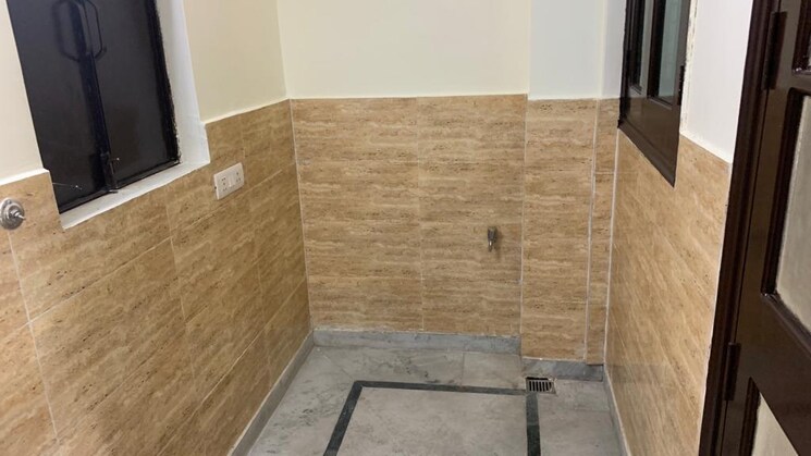 Bathroom, palam-vihar-residents-association 1 Bedroom 685 Sq.Ft. Builder Floor In Palam Vihar Gurgaon 8767831