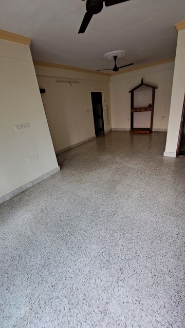 Furnished Amenities in 2 BHK Apartment at RJ Garden, Indiranagar – for Rent