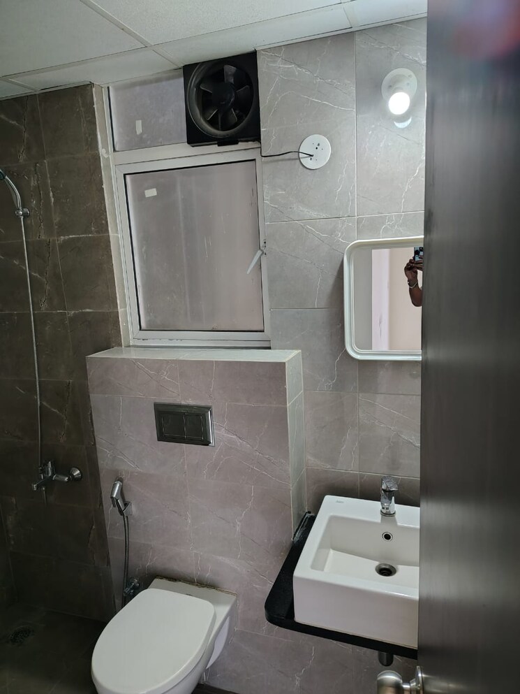 Bathroom, mahindra-antheia 2 Bedroom 532 Sq.Ft. Apartment In Pimpri Pune 8767842