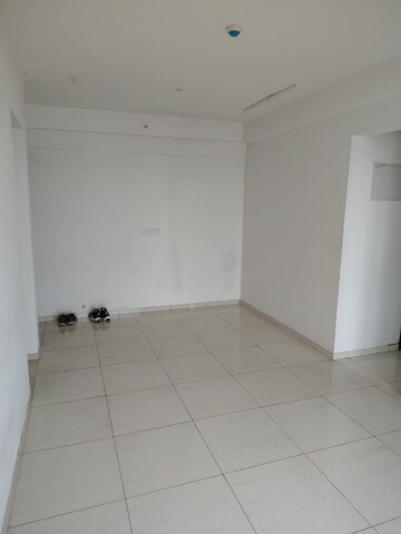 Room in 2 BHK Apartment at Mahindra Centralis Tower 1, Pimpri – for Rent