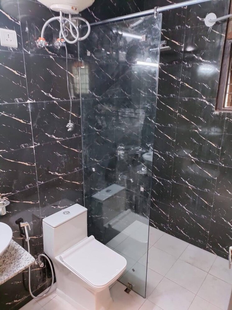 Balcony, greater kailash i 3 Bedroom 208 Sq.Yd. Builder Floor In Greater Kailash I Delhi 8767857