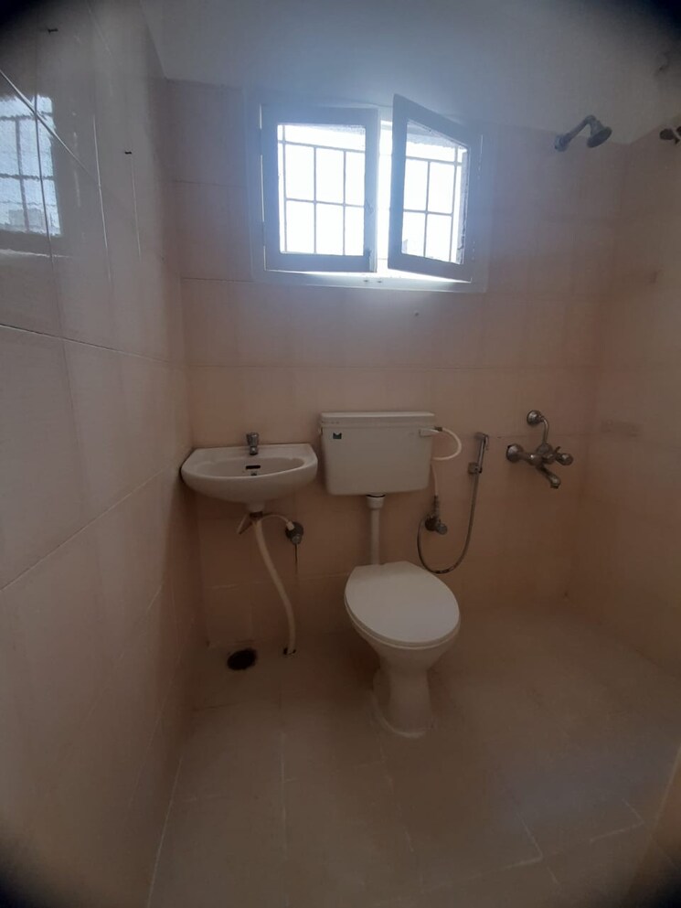 Bathroom, indiranagar 2 Bedroom 1000 Sq.Ft. Builder Floor In Indiranagar Bangalore 8767865