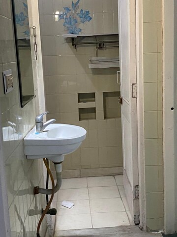 Bathroom in 1.5 BHK Apartment at Uma Cooperative Society, Mayur Vihar 1 – for Rent