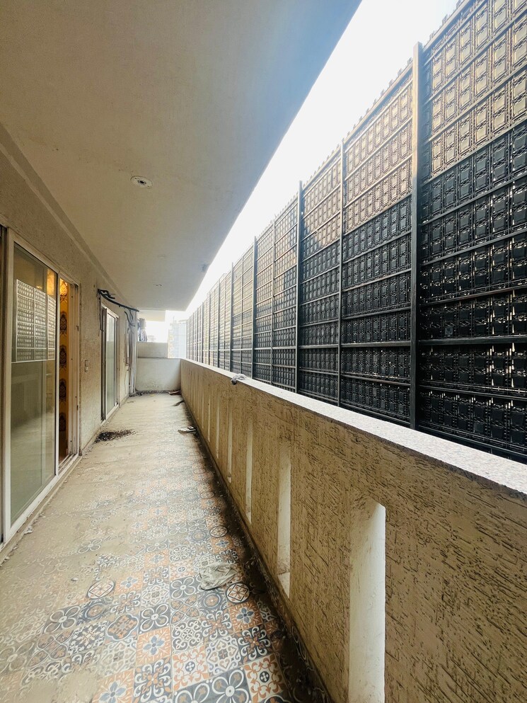 Balcony, unitech-south-city-ii 3 Bedroom 2150 Sq.Ft. Builder Floor In Sector 50 Gurgaon 8767876